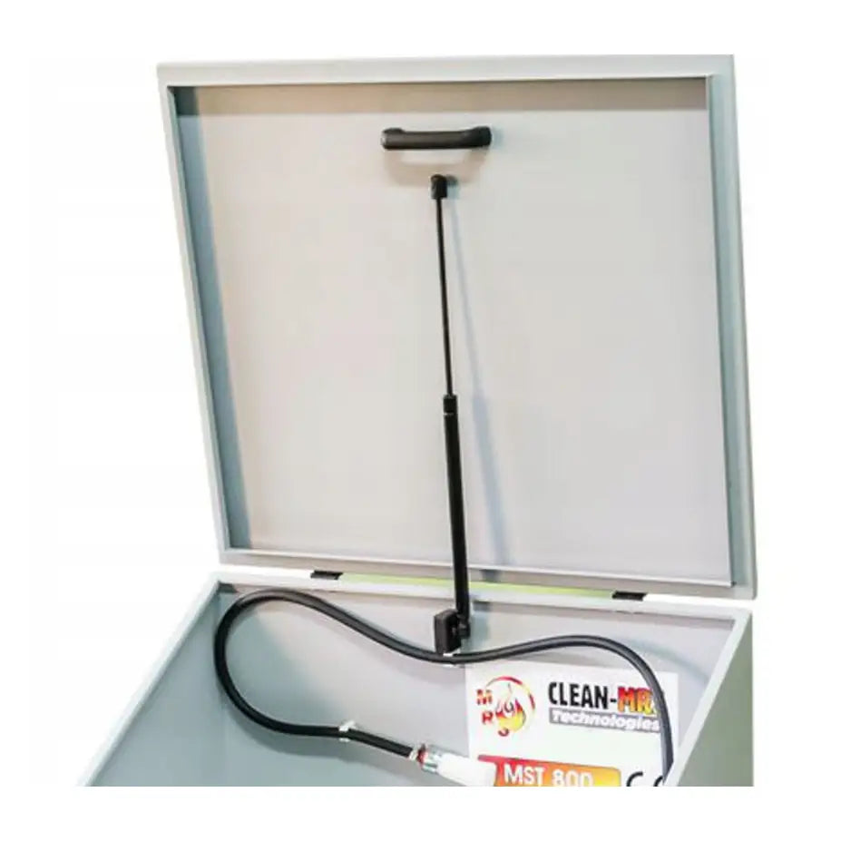 Verkstedsvasker for deler og verktøy, nærbilde av åpen innsideskuff med gassfjær, håndtak og slange.