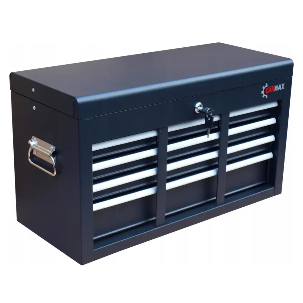 Verkstedvogn med seks hvite skuffer, sett skrått forfra, lås på toppen og stålhåndtak på sidene.