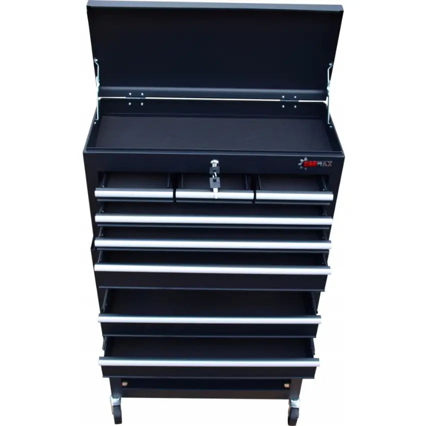 Verkstedvogn med åpent topprom, åtte skuffer og sølvhåndtak, sett ovenfra på hjul i metall.