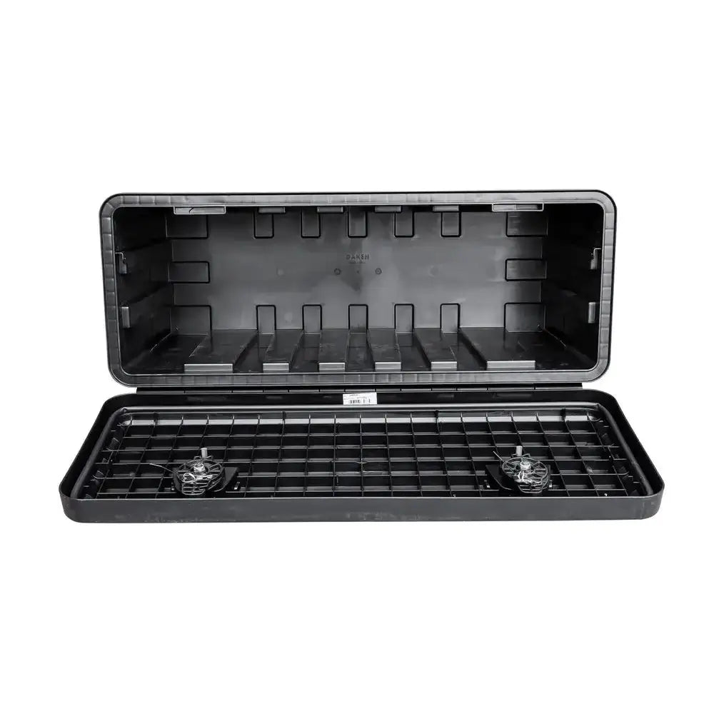 Verktøykasse Daken Just 900, toppvisning med åpent lokk, gitterstruktur og to metall-låser synlige.