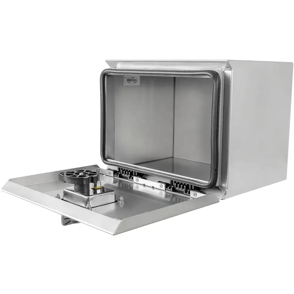 Verktøykasse Daken ZEN23, åpen sølvfarget boks med synlig pakning og innvendig låsemekanisme fra skrå vinkel.