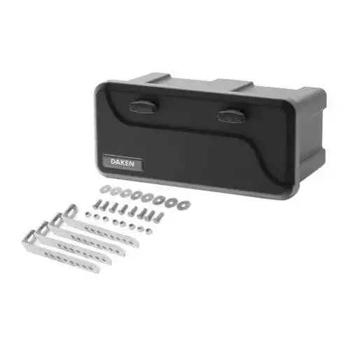 Verktøykasse med håndtak, sort plastboks sett skrått med to låsepunkt, skruer og beslag foran.