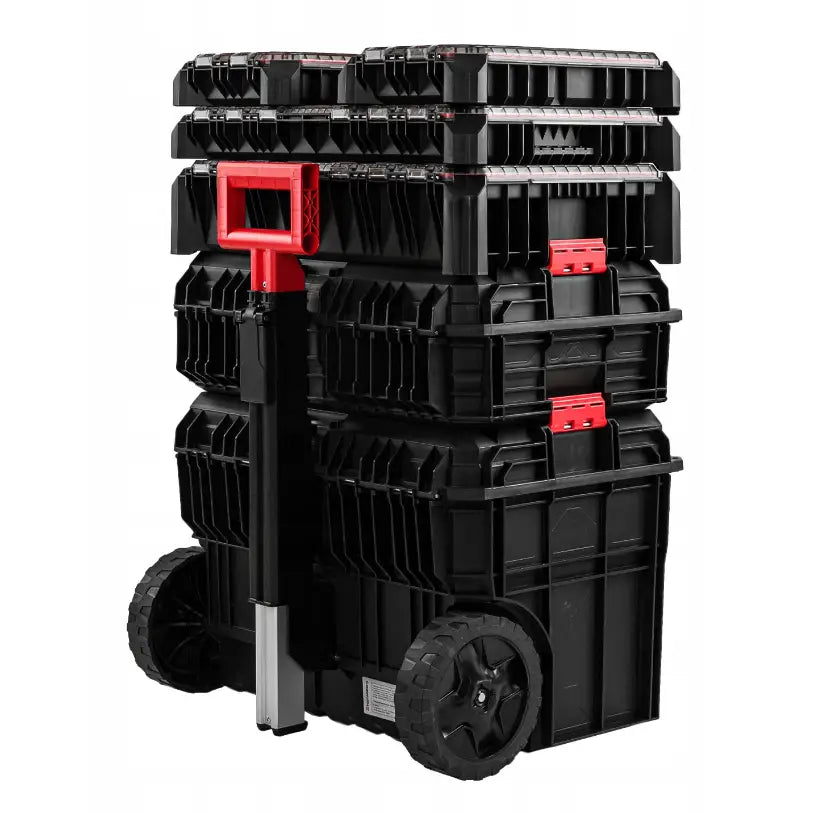 Verktøykasse med hjulmodul fra Kistenberg, stablede svarte kasser på tralle med rødt håndtak sett fra siden.