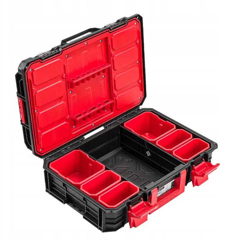 Verktøykasse med hjulmodul, åpent lokk viser uttakbare rom og verktøyholdere i lokkets innside.