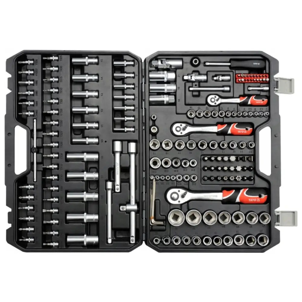 Verktøysett 1/2" XXL, oversiktsbilde av 173 deler i koffert med røde detaljer, sett ovenfra.