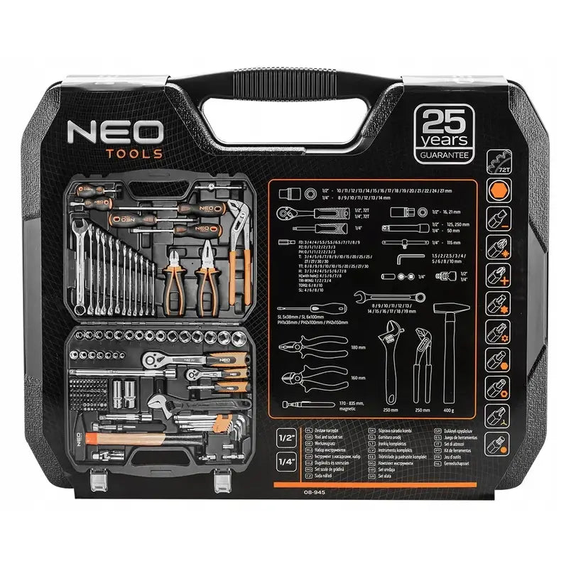 Verktøysett med 143 deler, koffert bakfra med trykt innholdsoversikt, oransje og sølv detaljer.