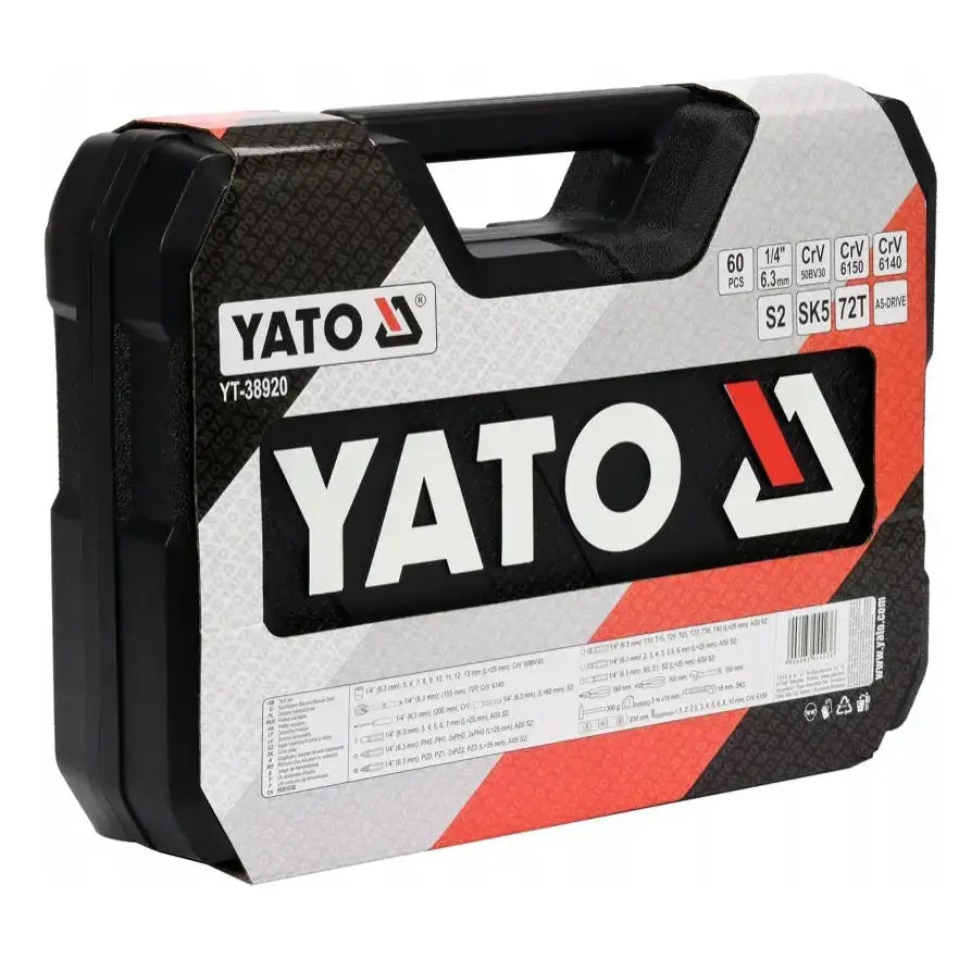 Verktøysett YATO 60 deler i sort koffert med røde detaljer, sett fra siden med tydelig håndtak og trykk på lokket.