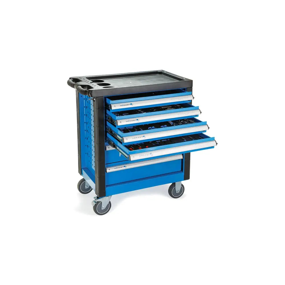 Verktøyskap med 171 deler Hogert, skråvisning med åpne skuffer som viser sortert håndverktøy og solide hjul.