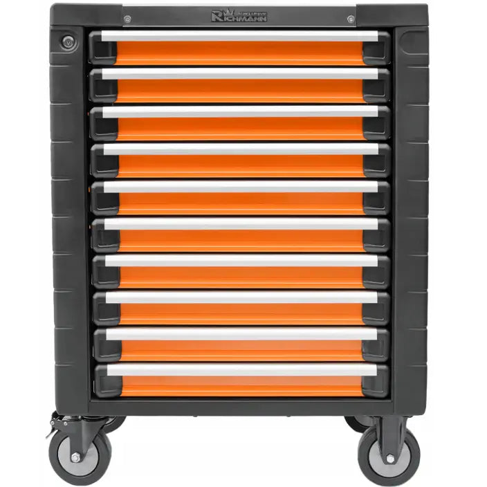 Verktøyskap Richmann, frontbilde som viser ni oransje skuffer, sølvhåndtak og sorte kanter på hjul.