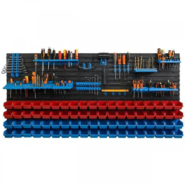 Verktøytavle 154x78 cm, frontbilde med svarte paneler, blå holdere og smådelskasser fylt med verktøy.