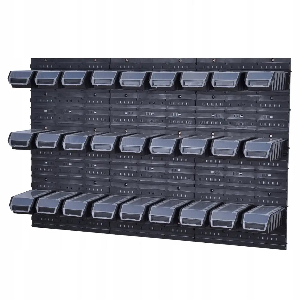 Verktøyvegg Tavle med 27 små, gjennomsiktige oppbevaringsbokser, frontvisning montert på vegg.