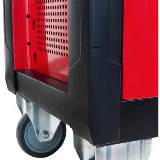 Verktøyvogn Airpress, nærbilde av hjørne med metallhjul og slitesterk plastbeskyttelse mot rød kant.