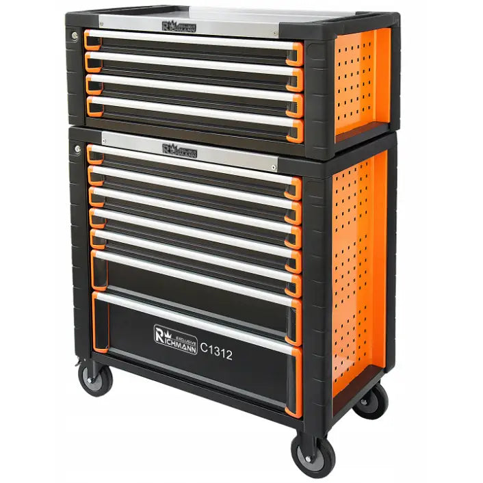 Verktøyvogn Corona med toppboks, skrå vinkel som fremhever oransje skuffer, håndtak og perforerte sidepaneler.