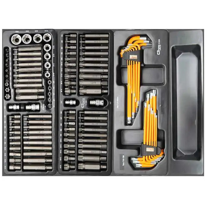 Verktøyvogn Corona, sort plastbrett med ulike bits, piper og oransje unbrakonøkler ryddig organisert ovenfra.