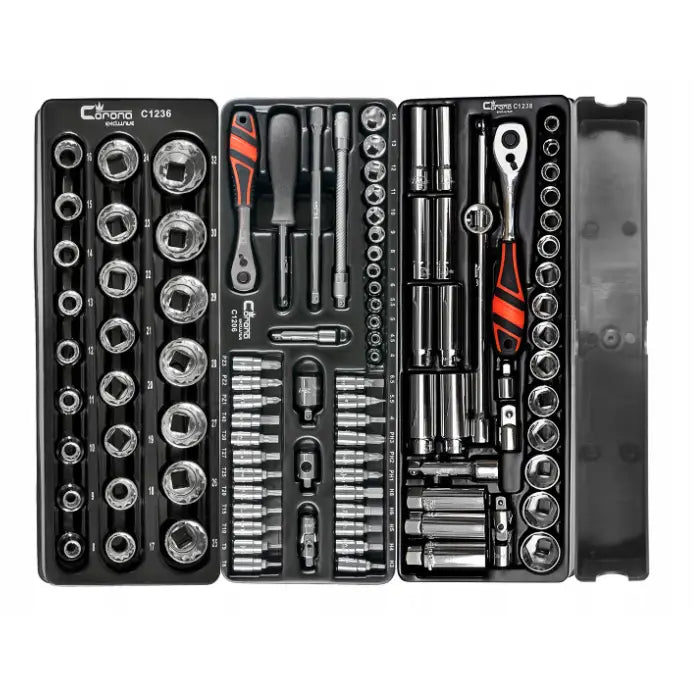 Pipenøkler, bits og håndverktøy i sort plastetui, sett ovenfra med røde detaljer på håndtakene.