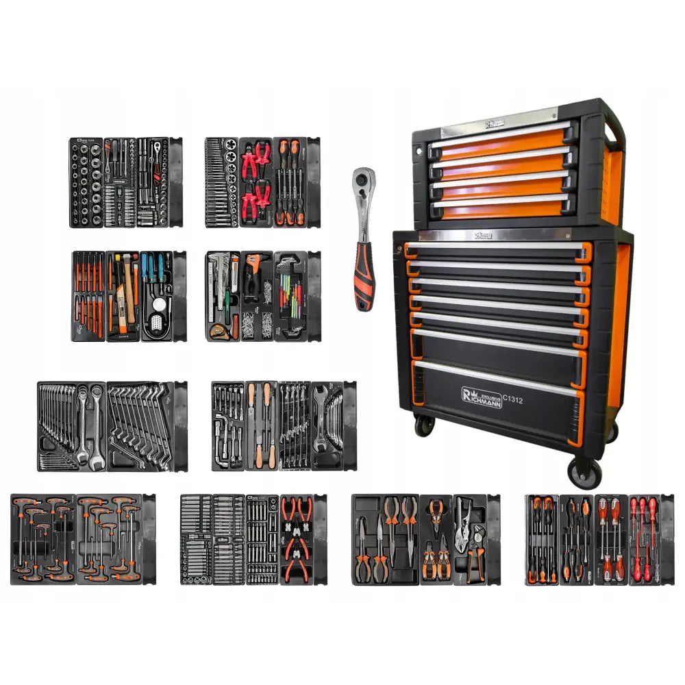 Verktøyvogn Corona med 736 deler, skråvisning med åpne skuffer og organiserte verktøyinnsatser rundt trallen.