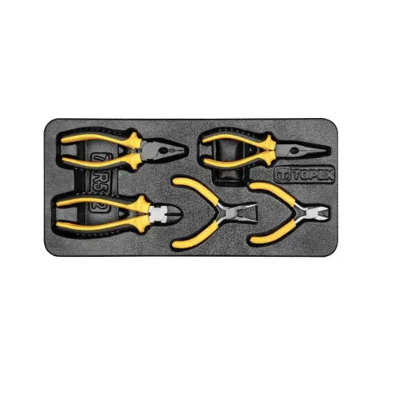 Fire tenger med svarte og gule håndtak plassert i formtilpasset svart innsats, sett ovenfra.