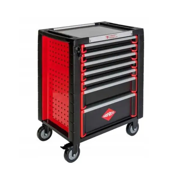 Verktøyvogn med syv skuffer i sort og rød metall, front- og sidevisning med perforert panel og hjul.