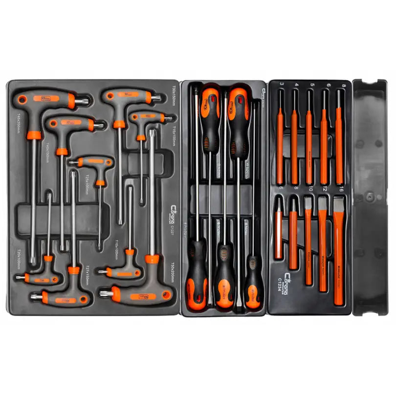 Verktøysett med T-nøkler, skrutrekkere og punsler, sortert i svart innlegg med oransje detaljer, sett ovenfra.