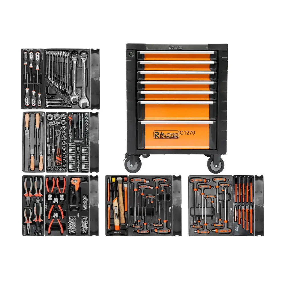 Verktøyvogn i sort og oransje, seks skuffer og hjul, frontvisning med utvalg av håndverktøy i innsatser.