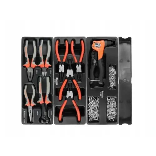 Verktøyvogn Skap Richmann, oversiktsbilde av sort og oransje håndverktøy og elektrisk skrutrekker i plastinnlegg.