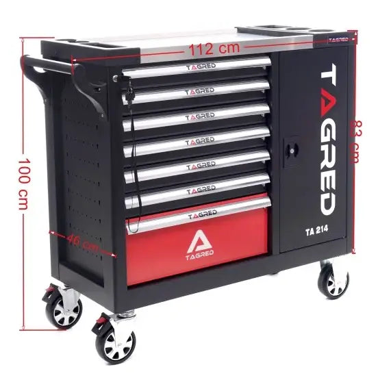 Verktøyvogn med sju skuffer og skap, målt til 112x46x100 cm, sorte og røde detaljer, fire hjul og sidehåndtak.