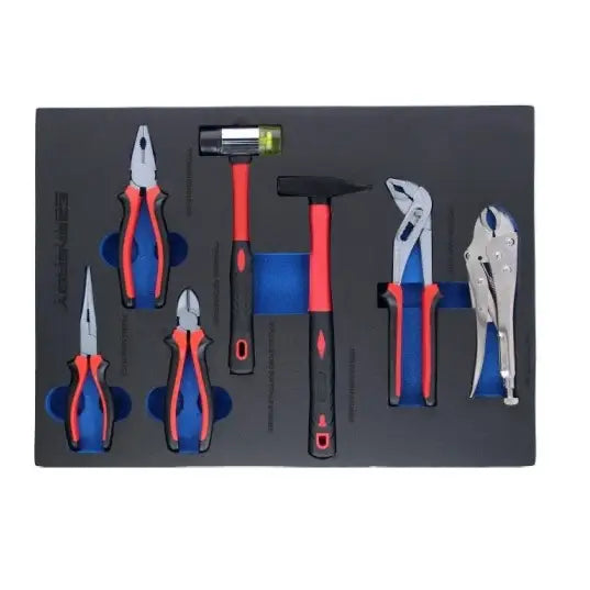 Verktøyvogn med 220 deler, oversiktsbilde ovenfra av håndverktøy med røde og svarte håndtak i skuminnsats.