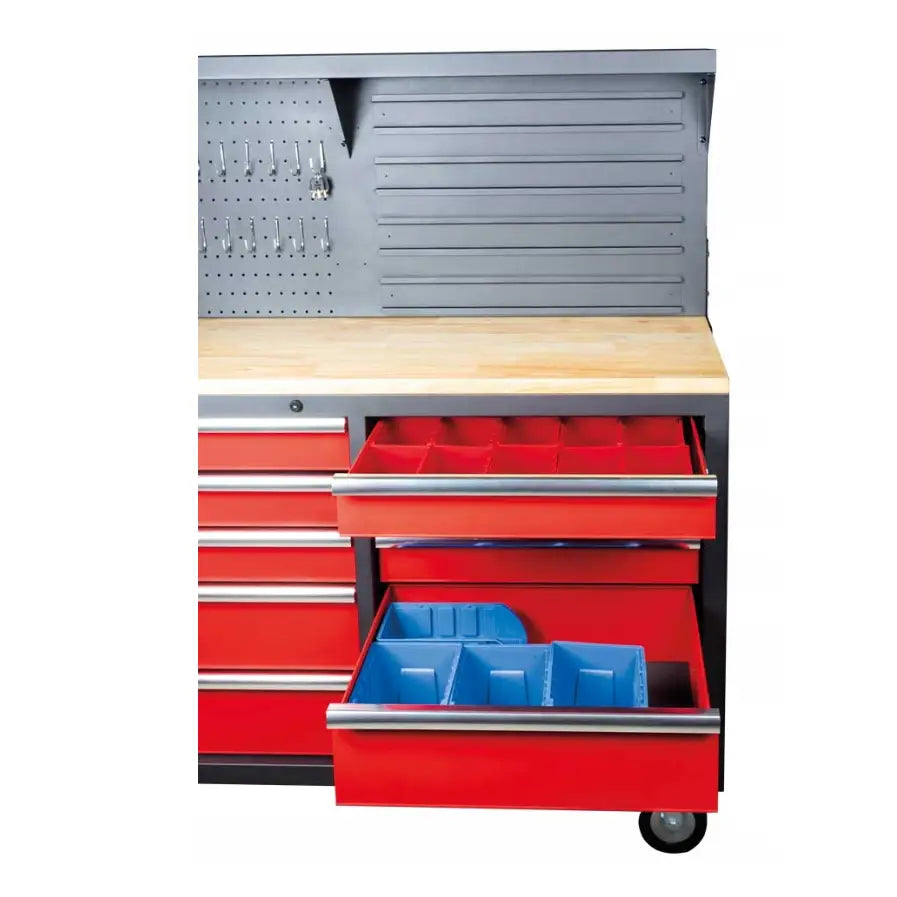 Verktøyvogn XXL Arbeidsbenk, frontbilde med åpne skuffer fylt med røde og blå oppbevaringsbokser.