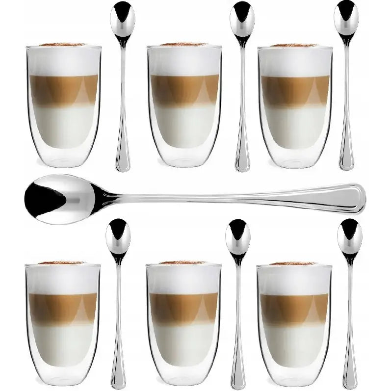 Vialli sett med seks latteglass med doble vegger og seks lange Amefa teskjeer, plassert mot hvit bakgrunn.