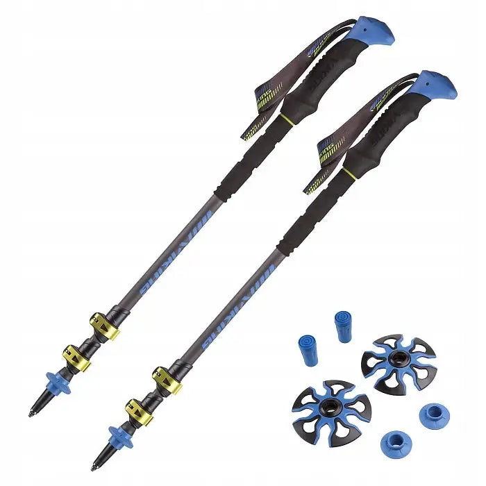 Viking Carbo Lite justerbare turskistaver, sammenlagt med blå tilbehør og ergonomiske håndtak, sett ovenfra.