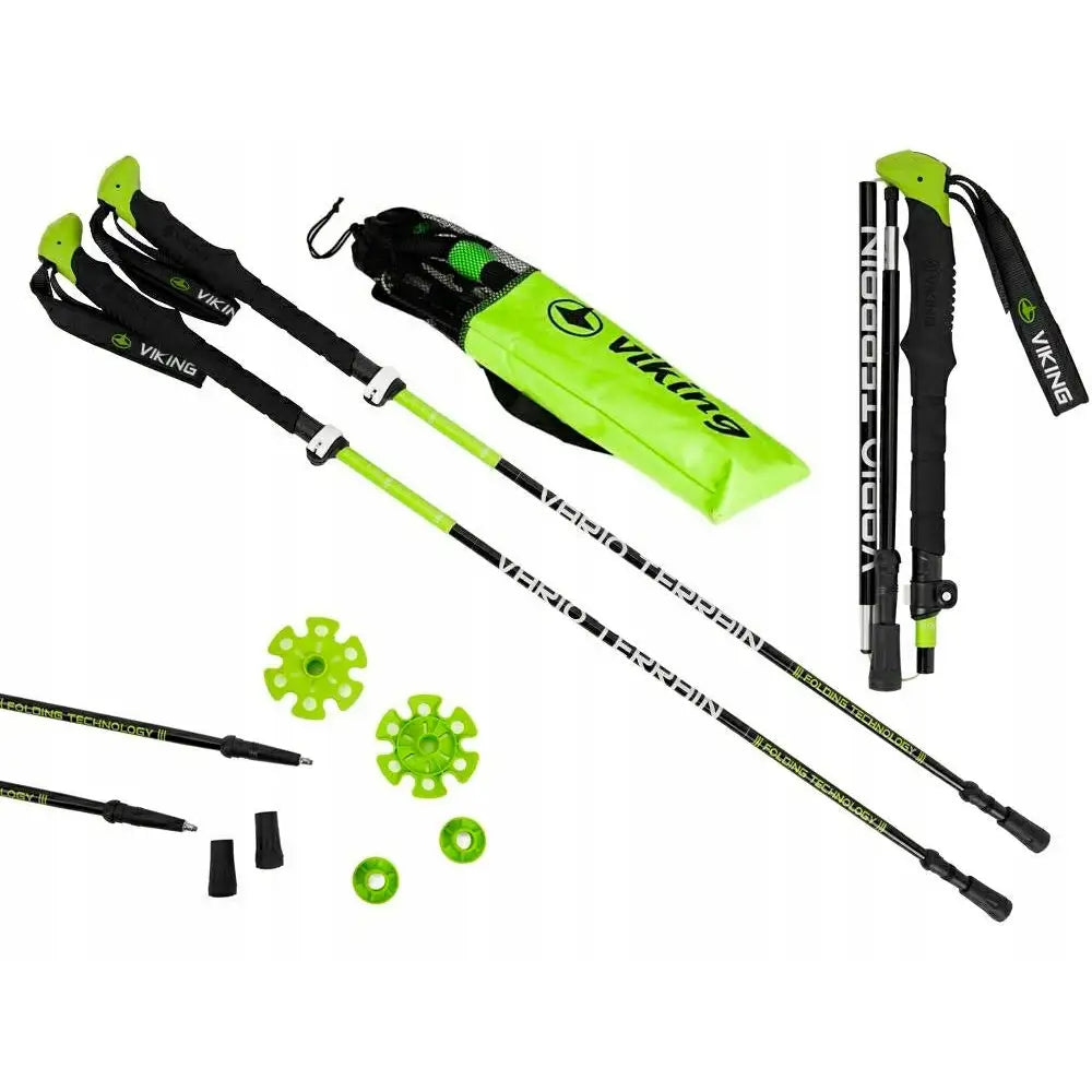Viking Terve sammenleggbare trekkingstaver i grønt og sort, med trinser, gummiføtter og grønn bærepose.