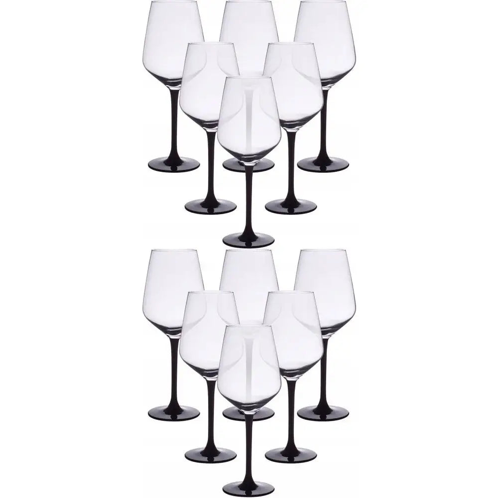 Vinglass Altom Design Rubin Black med svart stett, ti glass gruppert mot hvit bakgrunn.