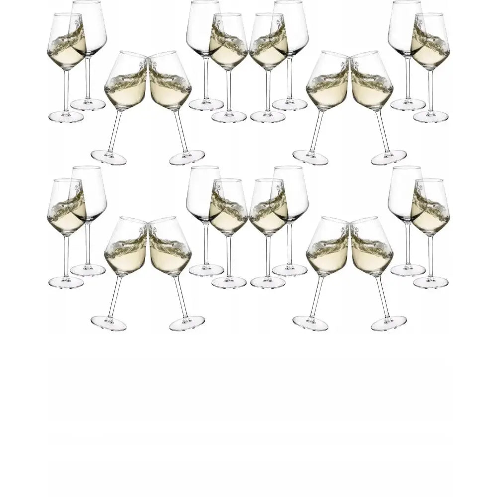 Vinglass for hvitvin Altom Design Rubin, tolv glass i klart glass, noen med hvitvin, sidevisning.