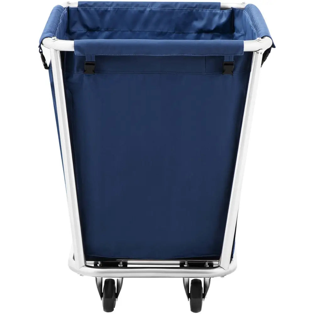 Vogn for hotellsenkningsservice, mørkeblå tekstilpose i hvitt metallstativ, fire sorte hjul sett forfra.