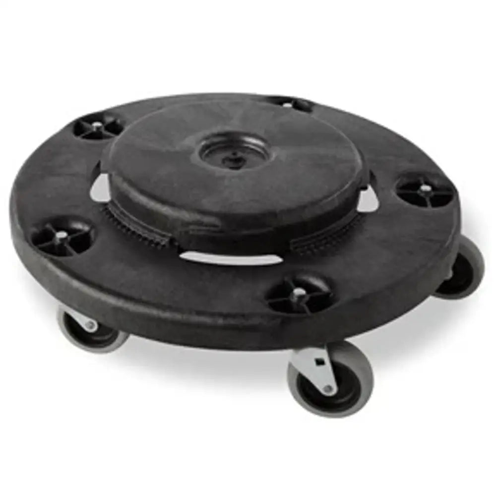 Vognbase til BRUTE-beholdere, sort rund plastplattform med fire hjul og åpninger, sett fra skrå vinkel.