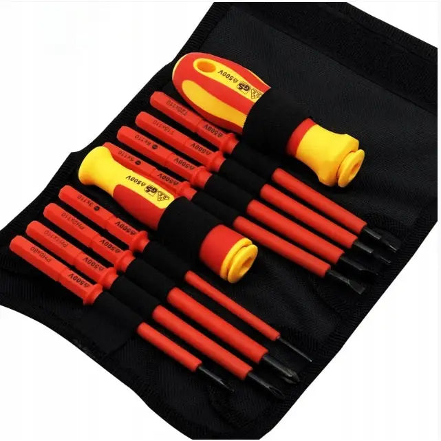 Wera Kraftform skrutrekker sett med isolerte røde og gule håndtak, organisert i svart stoffmappe sett skrått ovenfra.