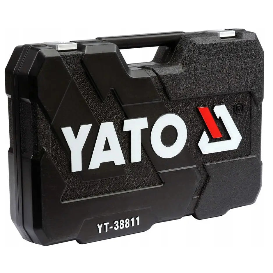 Yato pipenøkkelsett i sort koffert, sett fra siden med håndtak og sølvfargede låser synlig.