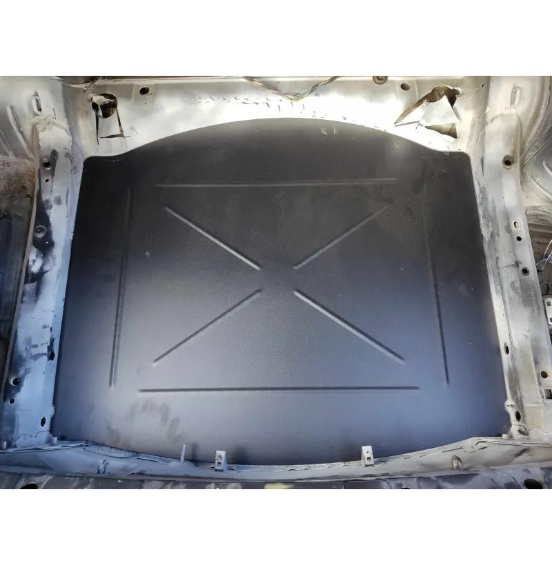 BMW E46 CNC-kuttet blindplate montert i reservehjulsbrønn bakre bagasjerom