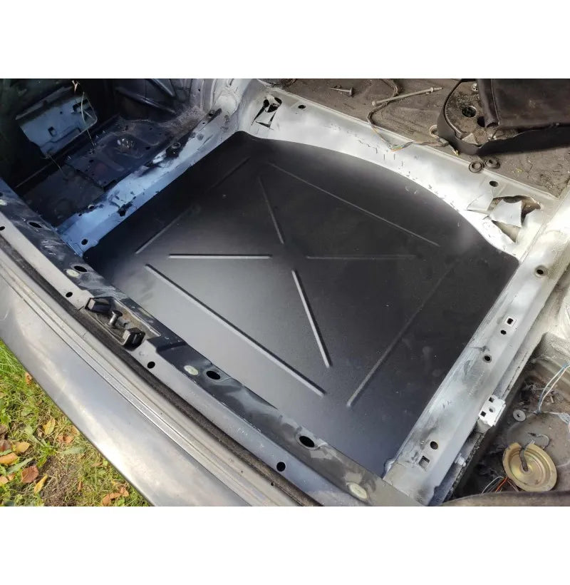 Pulverlakkert aluminiumsplate for reservehjulsbrønn BMW 3-serie E46