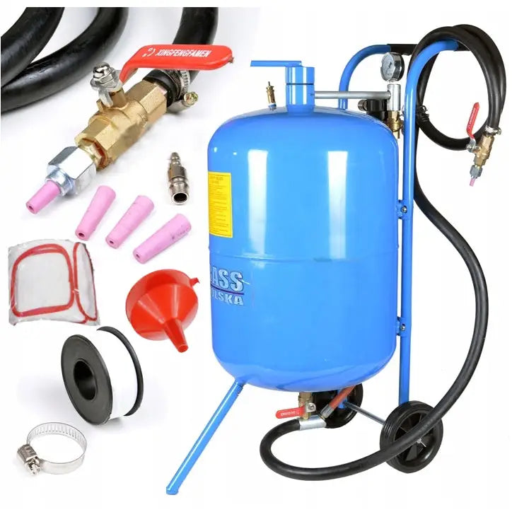 Sandblåser Mobil 40L, blå trykktank på hjul med tilbehør og slanger, sidevisning mot hvit bakgrunn.