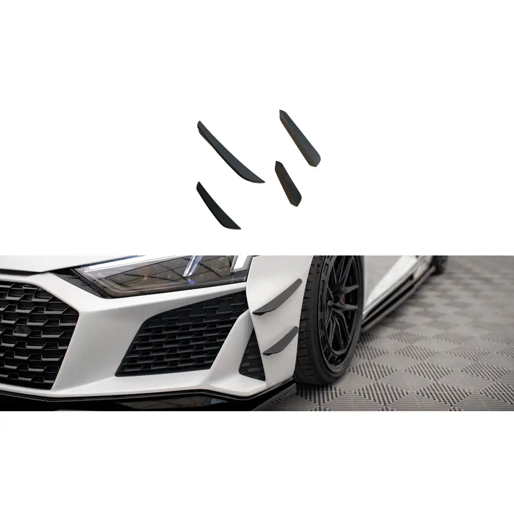 Audi R8 15-24 - Deler Og Tilbehør, nærbilde av hvit sportsbil med sorte detaljer og ekstra aerodynamiske deler foran.