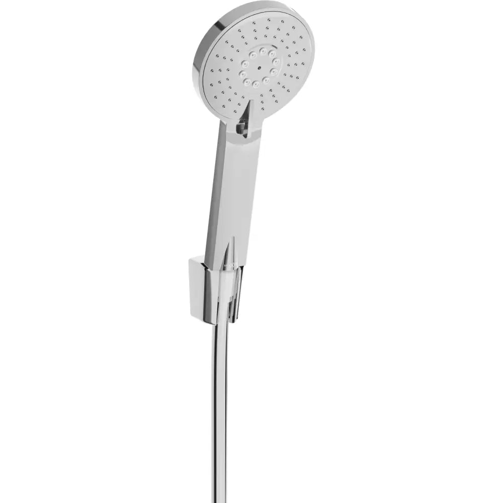 Dusjutstyr, rundt veggmontert dusjhode i gull med blank overflate og flere grå dyser jevnt fordelt.