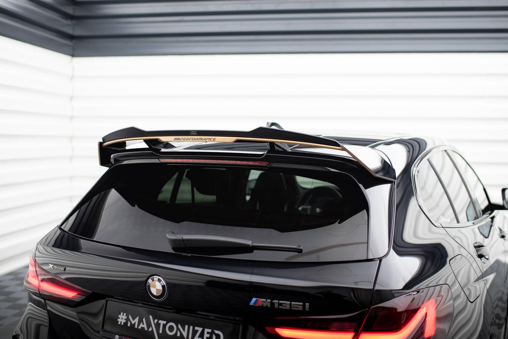 Spoiler BMW F40 – Karbon og ABS | Nomax