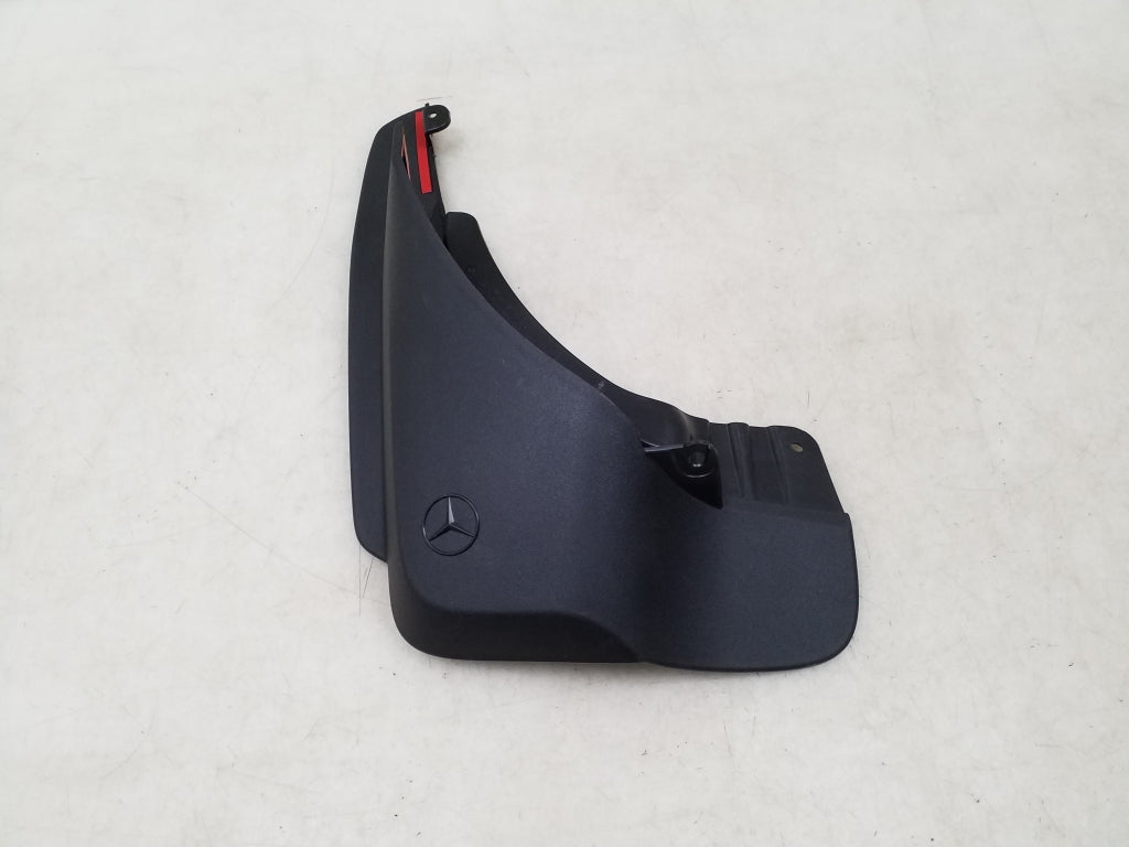 Mercedes OEM skvettlapp til Mercedes GLE (V167) – svart plast