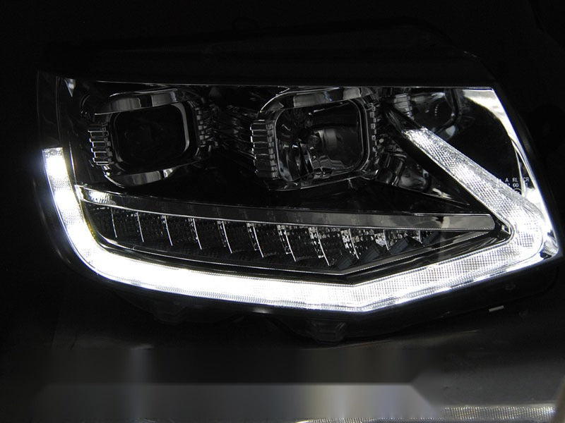 Detaljbilde av frontlykter-par til VW T6 15-19.