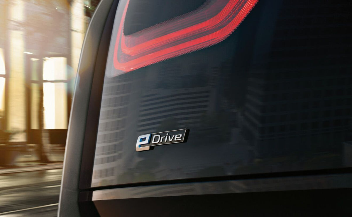 Emblem Bmw E DRIVE i3 / BMW i8 (I12/ I15) 2014 – 2020 Side | Bmw Ag - sett bakfra