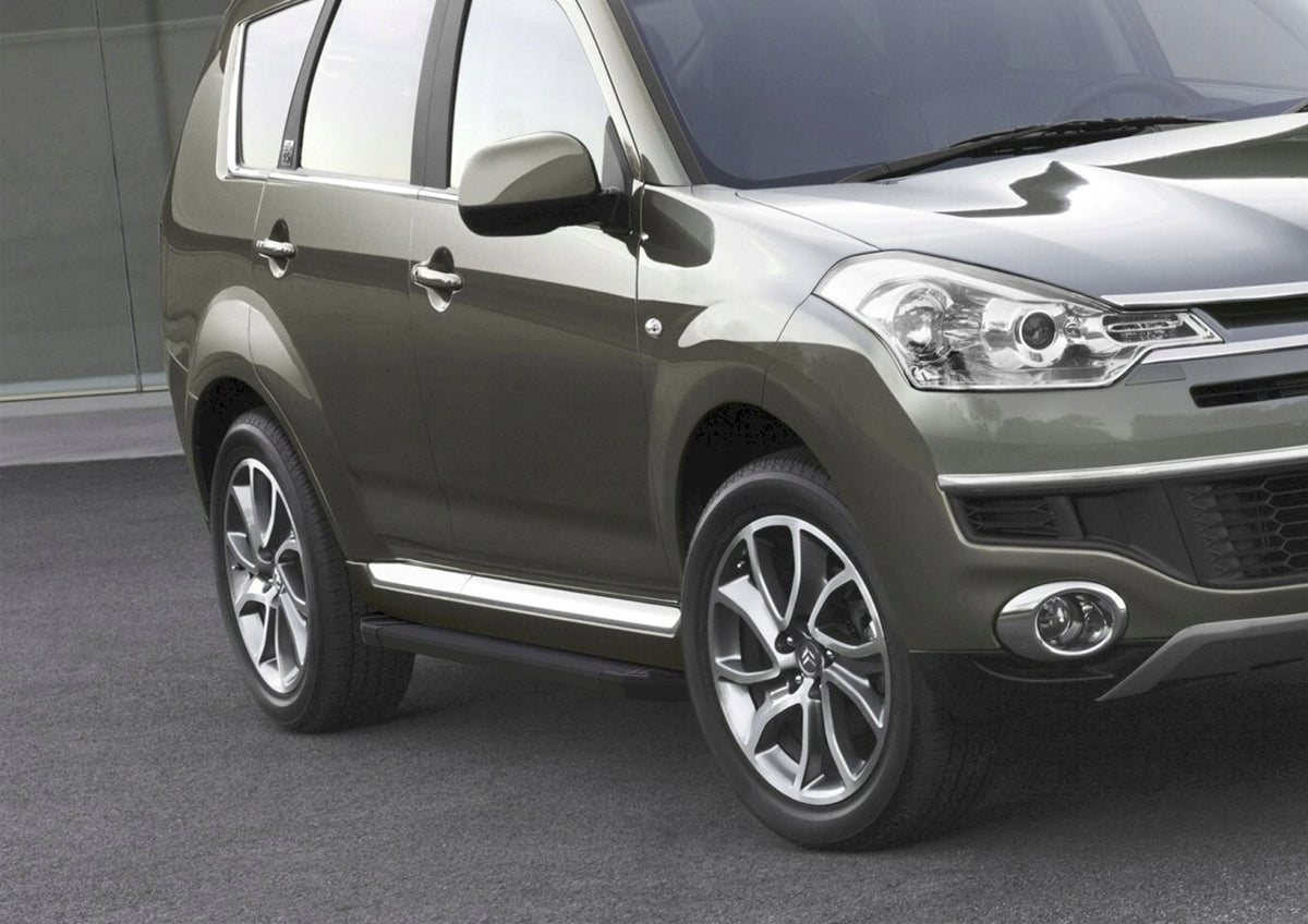 Stigtrinn Rival til Mitsubishi ASX 2010-2016 i aluminium og ABS med monteringssett