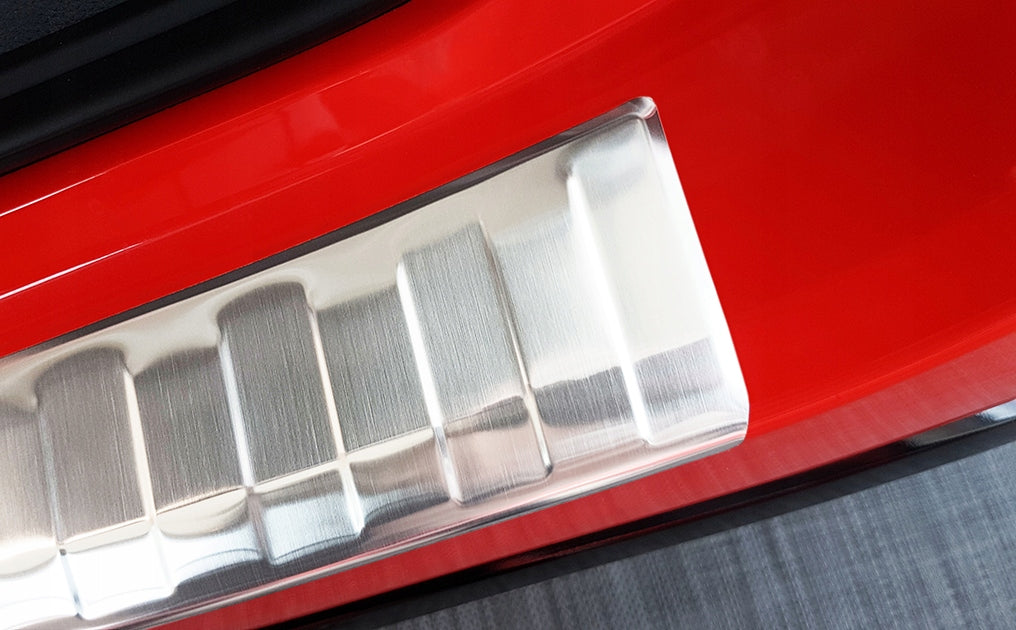 Bakfangerbeskytter Toyota Yaris IV (2019-) – rustfritt stål - detaljer