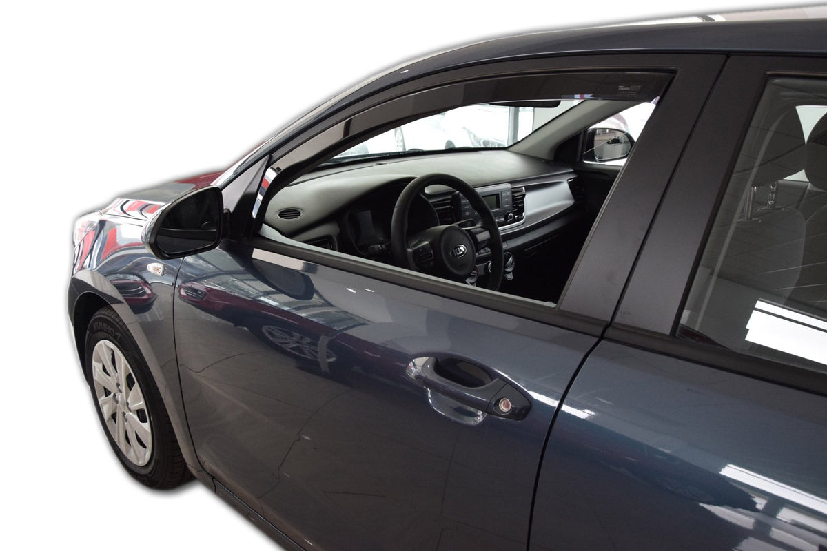 Heko vindavviser til Kia Rio IV Hatchback – sort/transparent