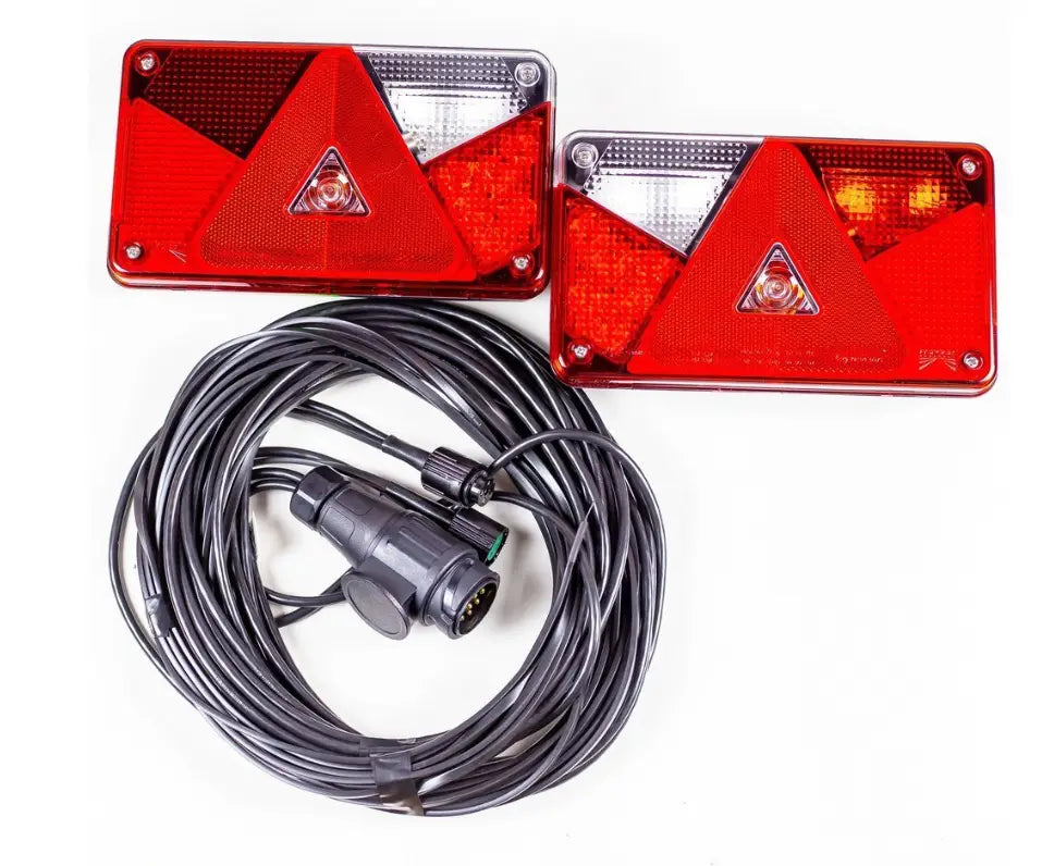 Sett: Aspöck Multipoint V LED-baklykter med 7 m 7-pins sele | Nomax.no🥇